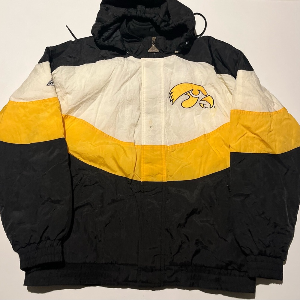 Vintage Apex One NCAA Iowa Hawkeyes Thick Puffer Jacket w/removable hood